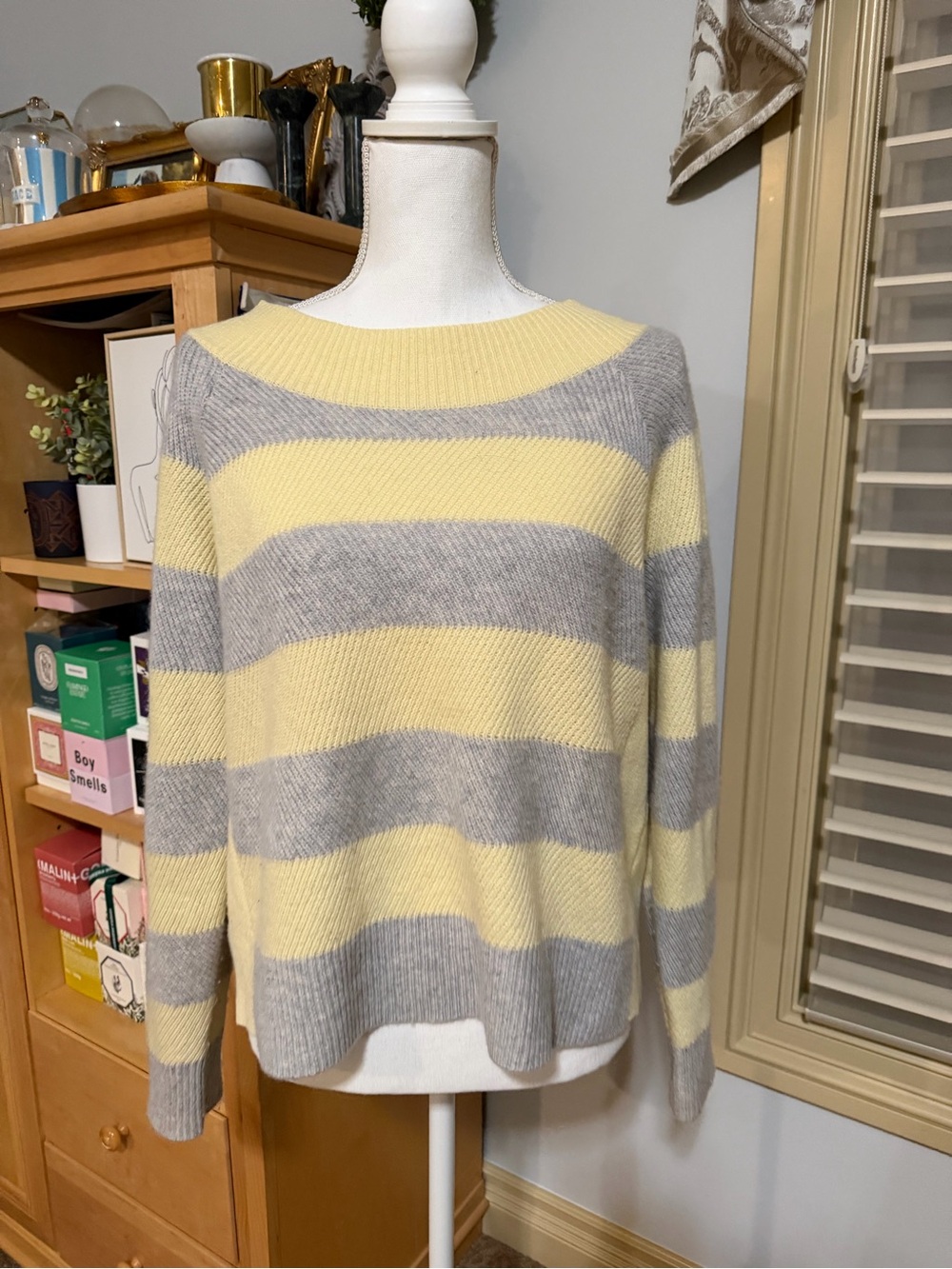 Club Monaco Cashmere Striped Crewneck Sweater in Yellow and Gray Size Medium